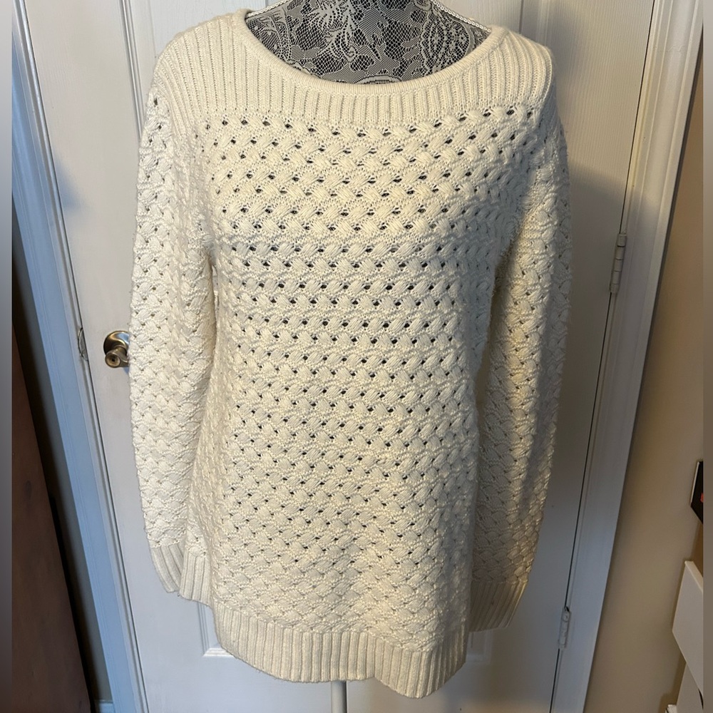 St. John's Bay Ivory Cable Knit Tunic Sweater, size Large, runs small